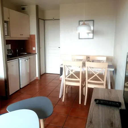 Au Coeur Du Village D'arcangues, T1 Vue Montagne * Arcangues