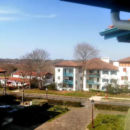 Au Coeur Du Village D'arcangues, T1 Vue Montagne Apartment
