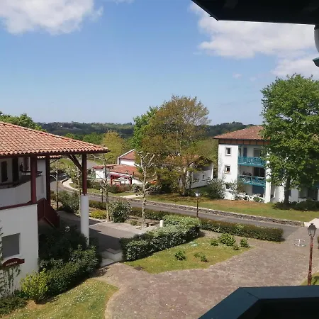 Au Coeur Du Village D'arcangues, T1 Vue Montagne Apartment Arcangues